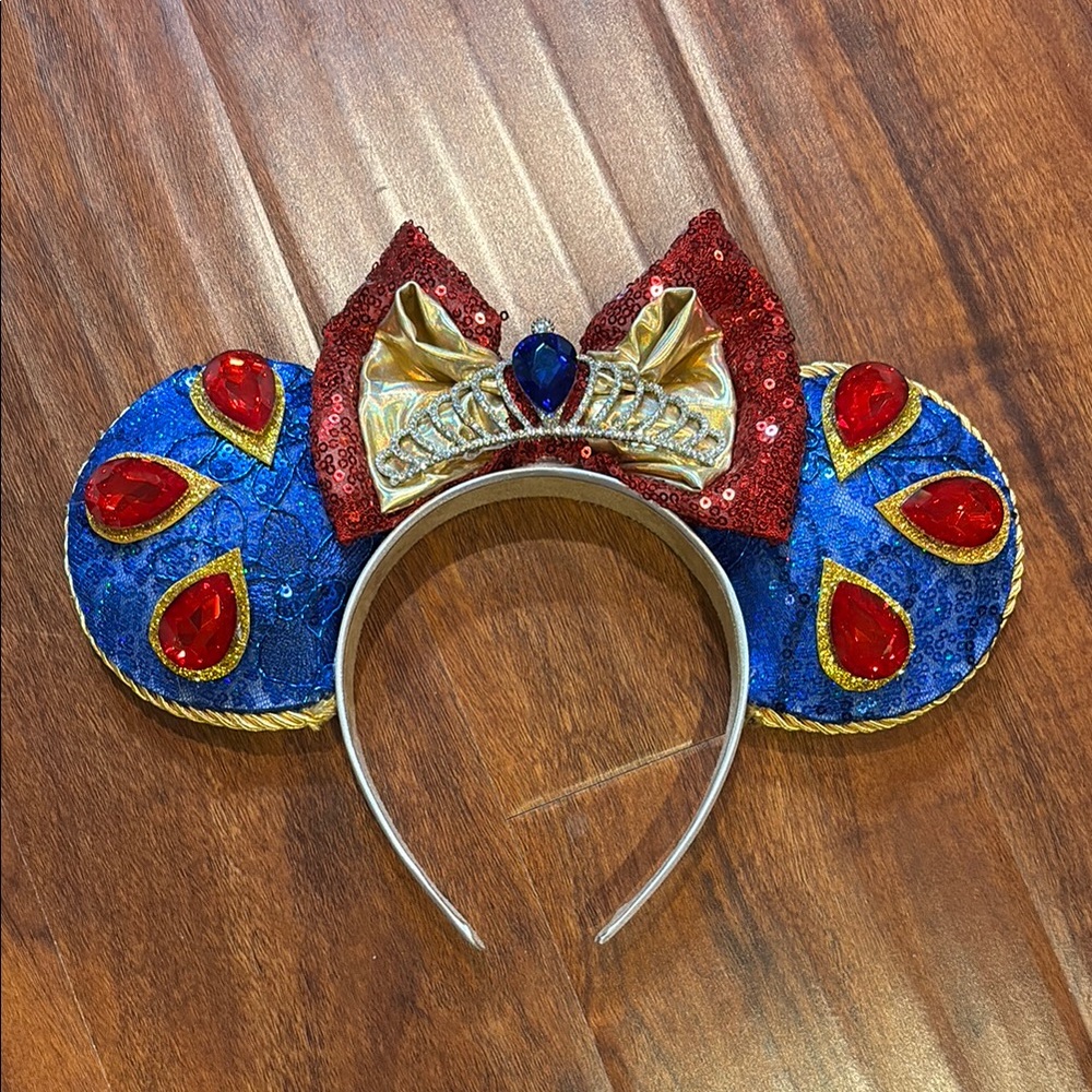Disney Snow White inspired Disney ears!